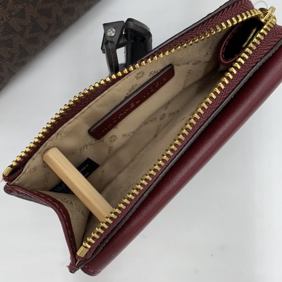 MICHAEL KORS JET SET TRAVEL SM CNR ZIP CARD HOLDER - Picture 10 of 15